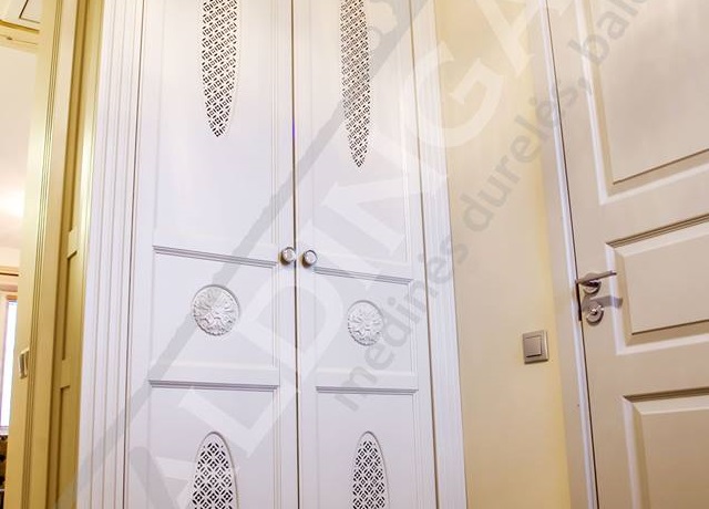 Klasikiniai prieškambario baldai