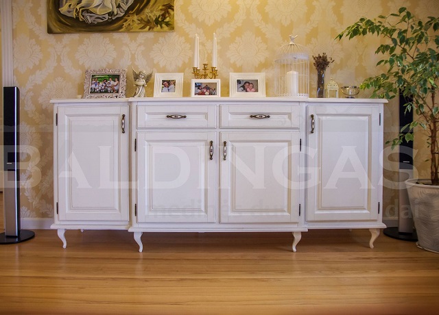 Klasikiniai svetainės baldai 1