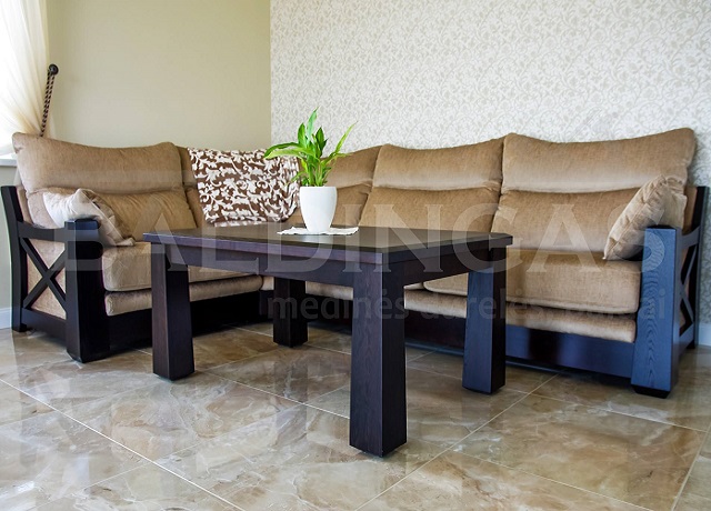 Klasikiniai svetainės baldai